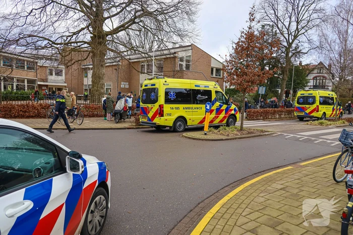 Traumahelikopter landt bij Koningin Emmaschool