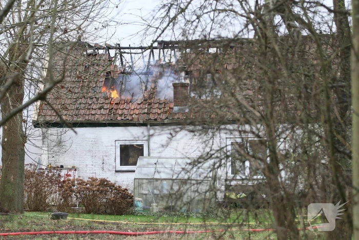 Kinderverblijf uit voorzorg ontruimd door grote brand