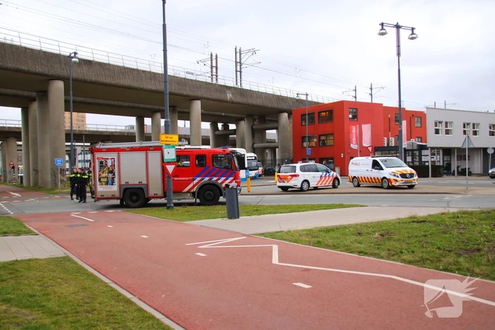 Losgewaaide dakplaten zorgt voor gevaarlijke situatie