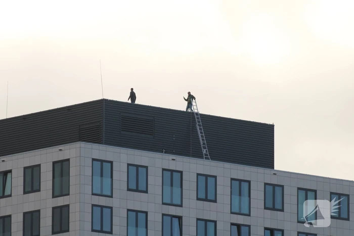 Losgewaaide dakplaten zorgt voor gevaarlijke situatie