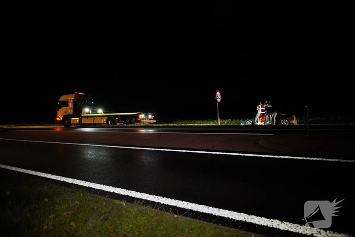 Auto belandt in de greppel