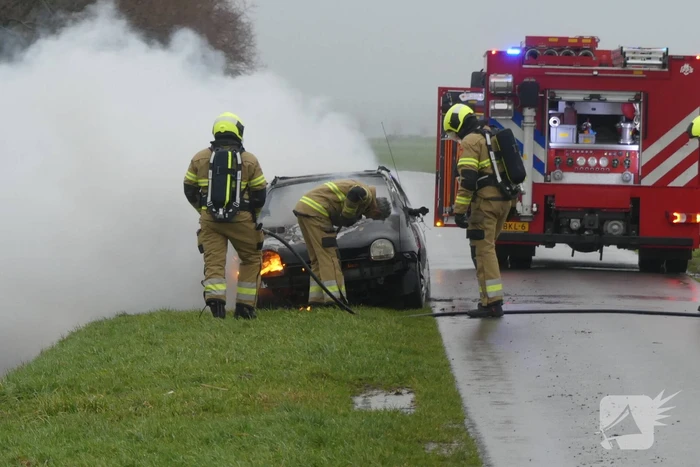 Gestolen auto volledig uitgebrand