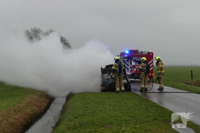 Gestolen auto volledig uitgebrand