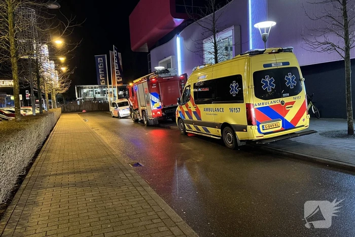 Persoon vast met hand in restaurant