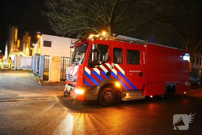 Persoon krijgt bijtende stof over zich en raakt ernstig gewond