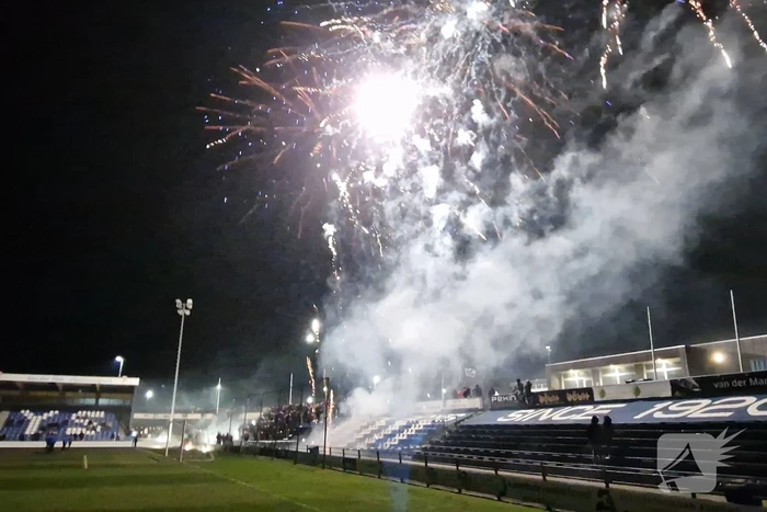 Veel vuurwerk bij laatste training voor derby