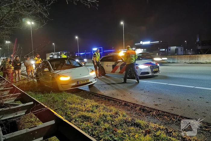 Schade bij kop-staartbotsing op snelweg