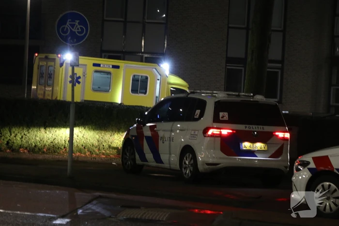 Gewonde bij steekpartij tegenover politiebureau