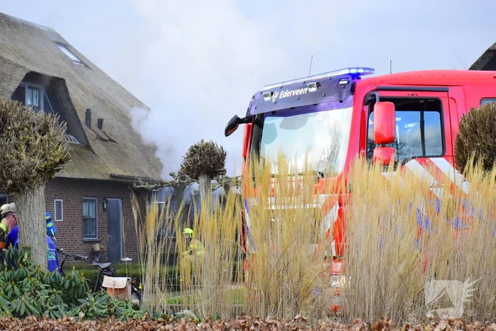 Grote brand in vrijstaande woning met rietendak