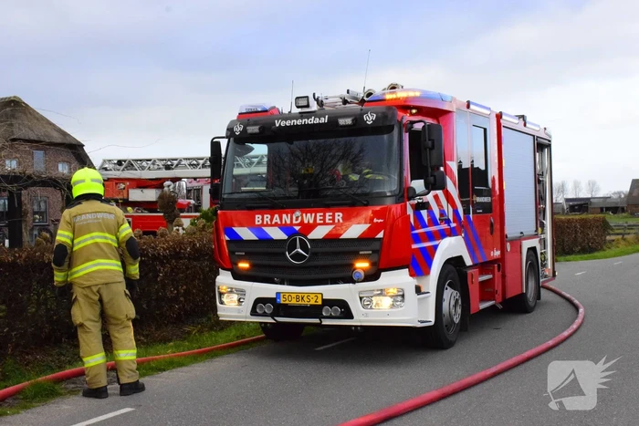Grote brand in vrijstaande woning met rietendak