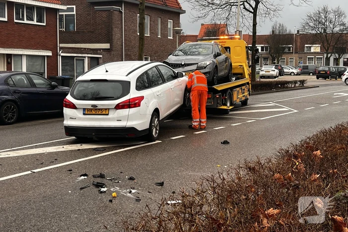 Vier auto's beschadigd bij ongeval