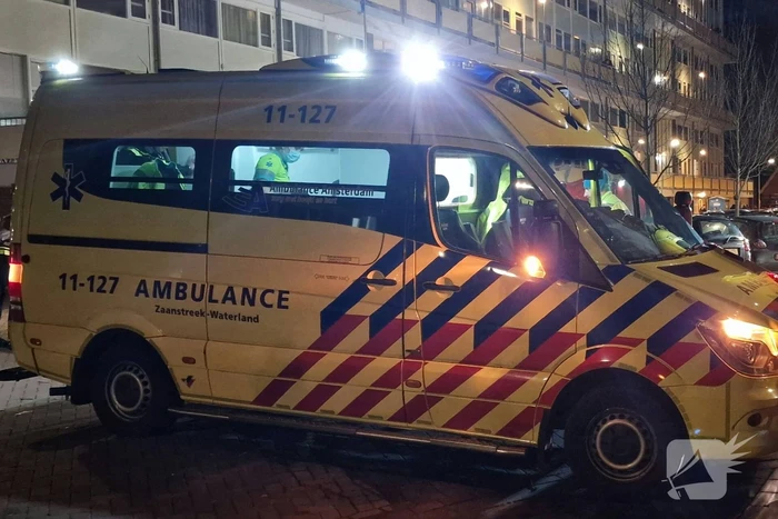 Gewonde bij grote brand met veel rook in flatgebouw