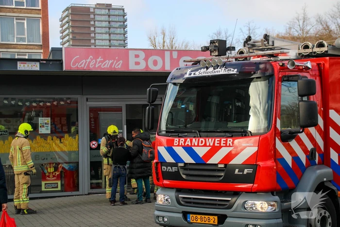 Keukenbrand in cafetaria snel onder controle
