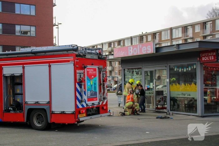 Keukenbrand in cafetaria snel onder controle