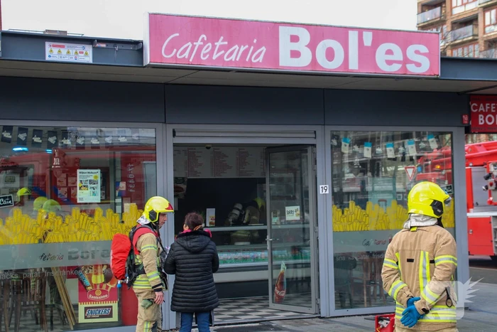 Keukenbrand in cafetaria snel onder controle