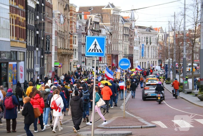 Demonstratie Amsterdam tegen beleid overheid