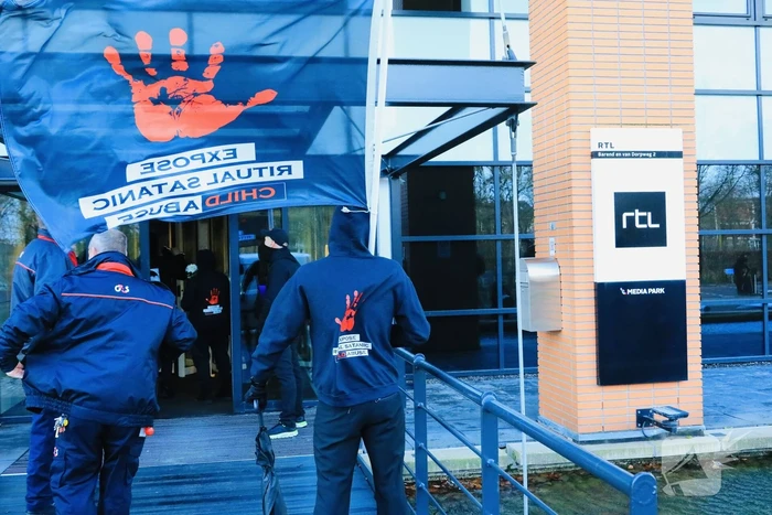 Demonstratie bij Mediapark in Hilversum