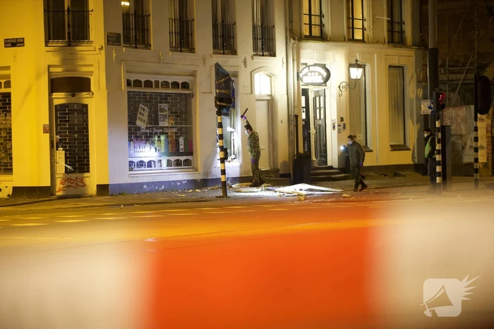 Plofkraak op geldautomaat bij souvenirwinkel