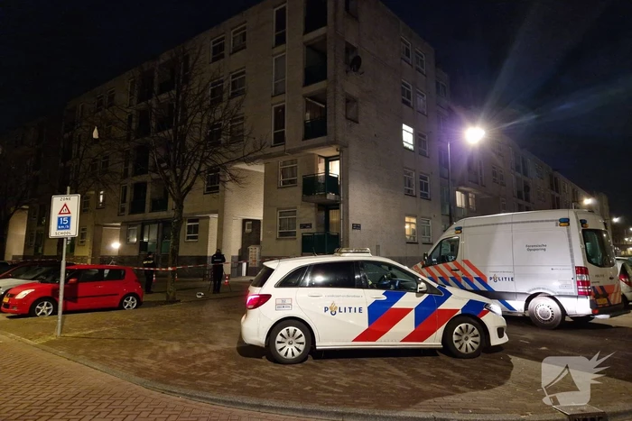 Explosie bij entree van portiekflat