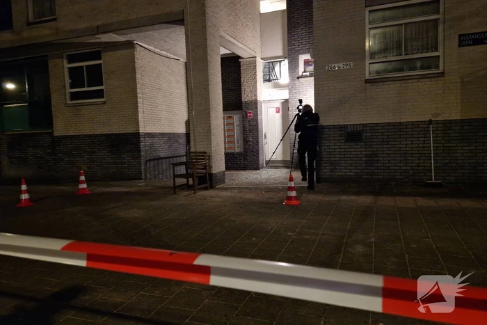 Explosie bij entree van portiekflat
