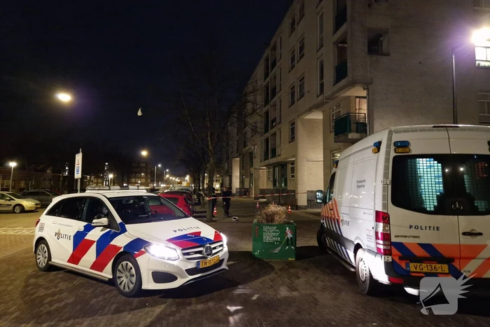 Explosie bij entree van portiekflat