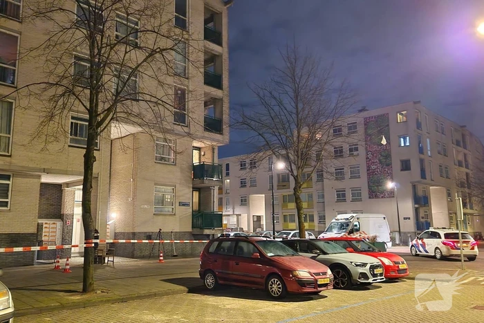 Explosie bij entree van portiekflat