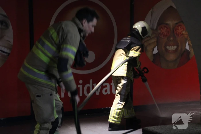 In brand gestoken afval snel geblust
