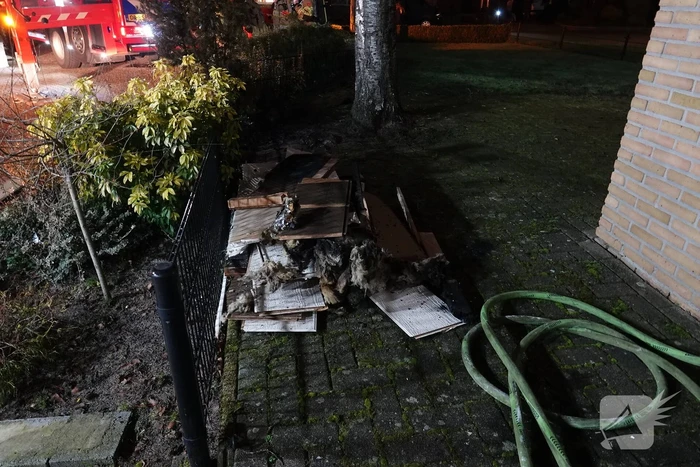 Brandweer blust schoorsteenbrand