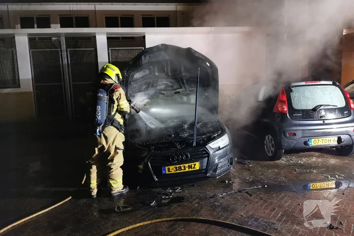 Auto verwoest door brand