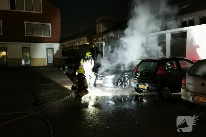 Auto verwoest door brand