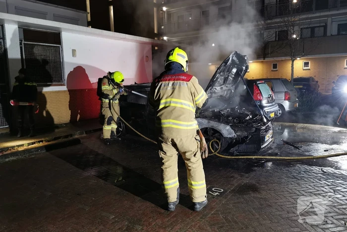 Auto verwoest door brand