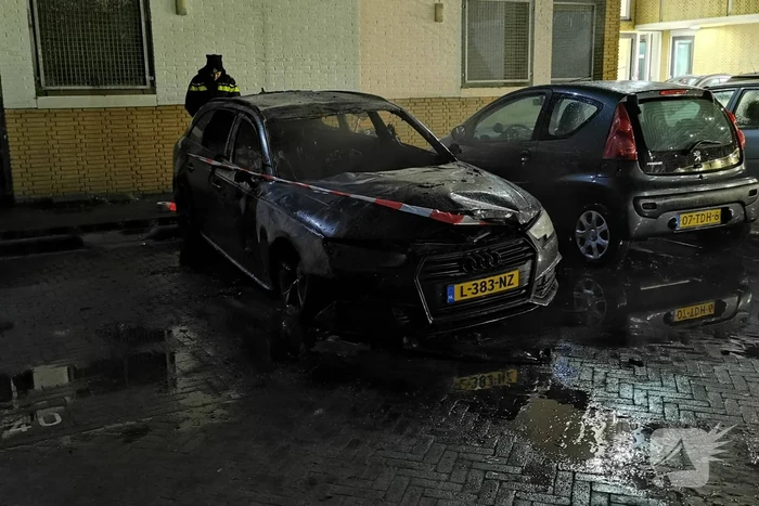 Auto verwoest door brand