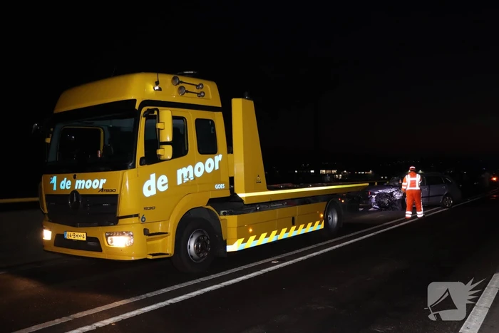 Twee voertuigen botsen op elkaar- Zeelandbrug dicht