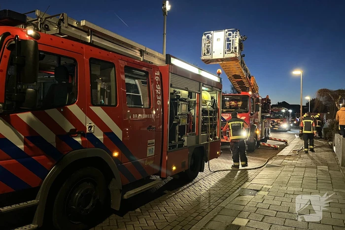 Schoorsteenbrand zorgt voor flinke rookontwikkeling