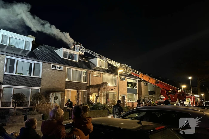 Schoorsteenbrand zorgt voor flinke rookontwikkeling