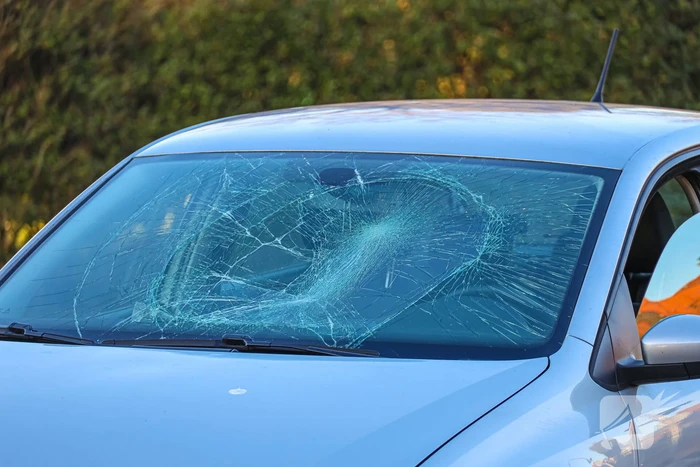 Fietsster gewond bij aanrijding met auto