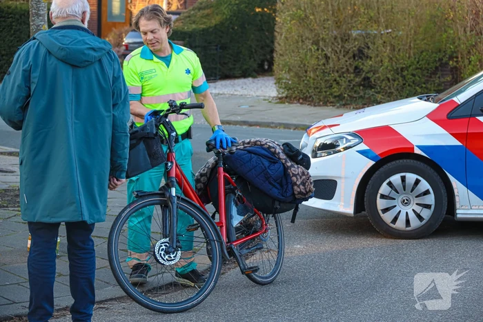 Fietsster gewond bij aanrijding met auto