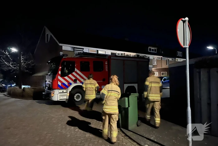 Brandweer onderzoekt hinderlijke lucht bij woning