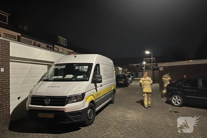 Brandweer onderzoekt hinderlijke lucht bij woning