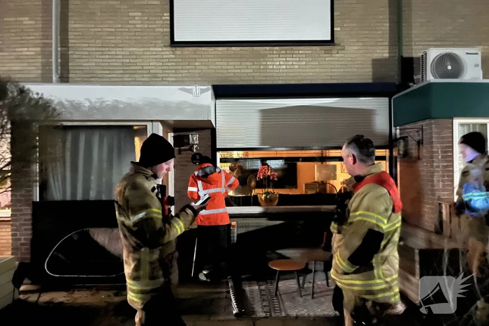 Brandweer onderzoekt hinderlijke lucht bij woning