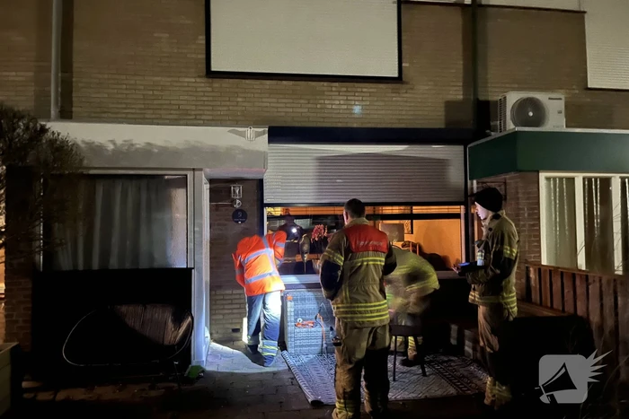 Brandweer onderzoekt hinderlijke lucht bij woning