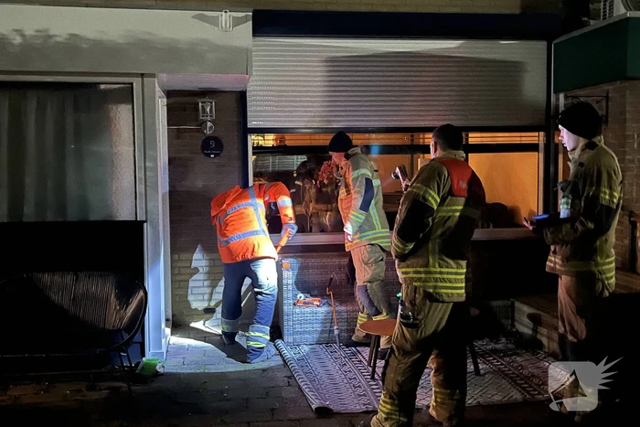 Brandweer onderzoekt hinderlijke lucht bij woning