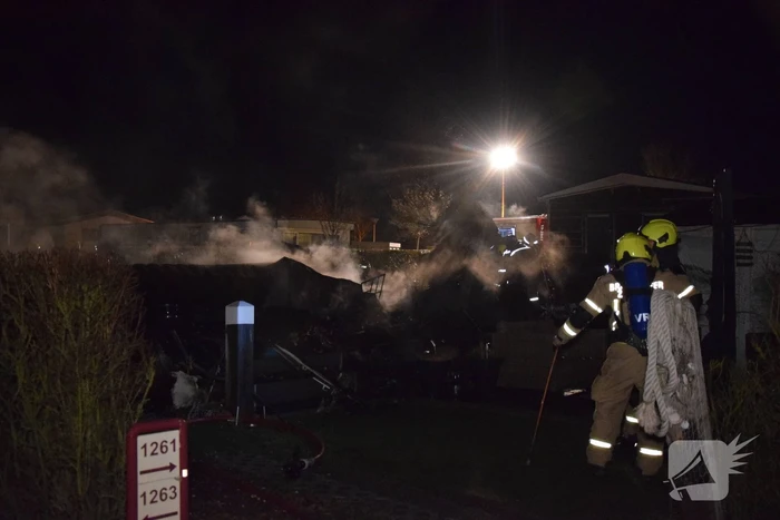 Stacaravan volledig uitgebrand op camping