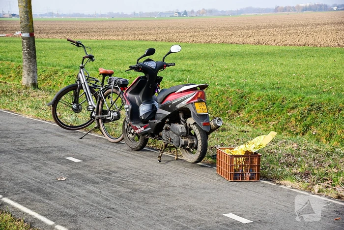 Vrouwelijke fietser zwaargewond bij botsing met scooterrijder