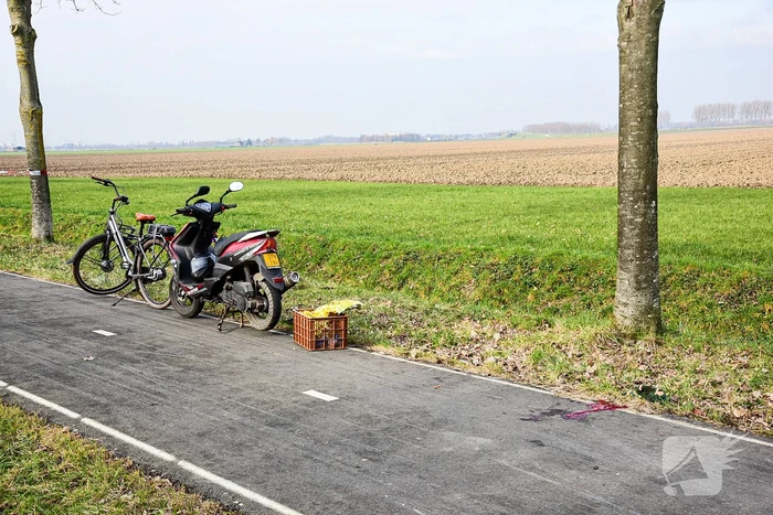 Vrouwelijke fietser zwaargewond bij botsing met scooterrijder