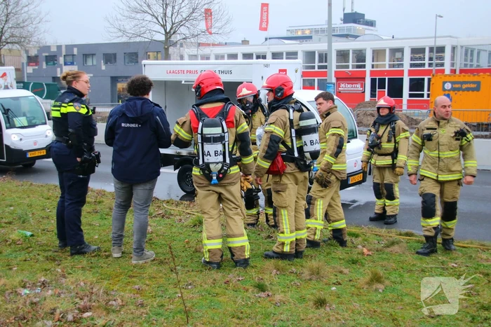 Bezorgwagen PicNic vliegt in brand
