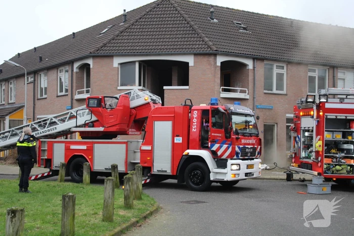 Veel rook bij brand in woning