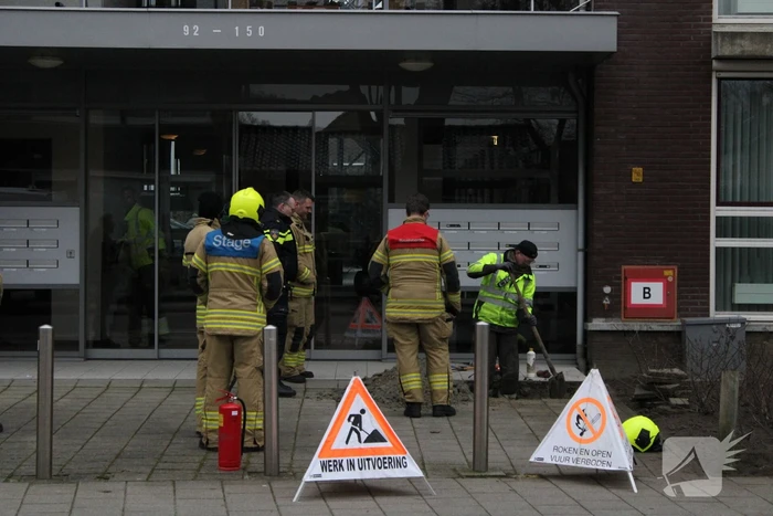 Brandweer doet onderzoek naar gaslucht