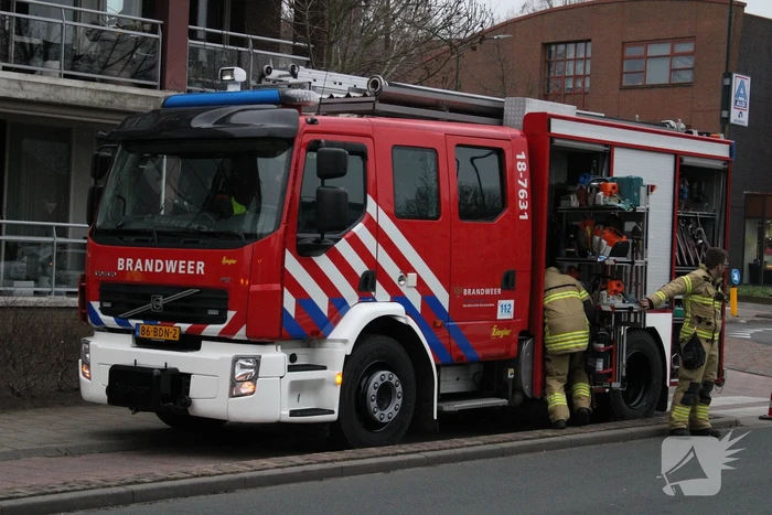 Brandweer doet onderzoek naar gaslucht