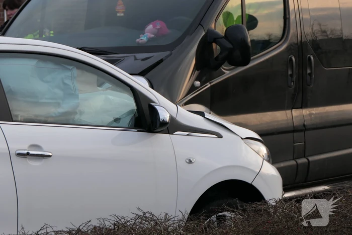 Gewonde bij ongeval tussen personenauto en bestelbus